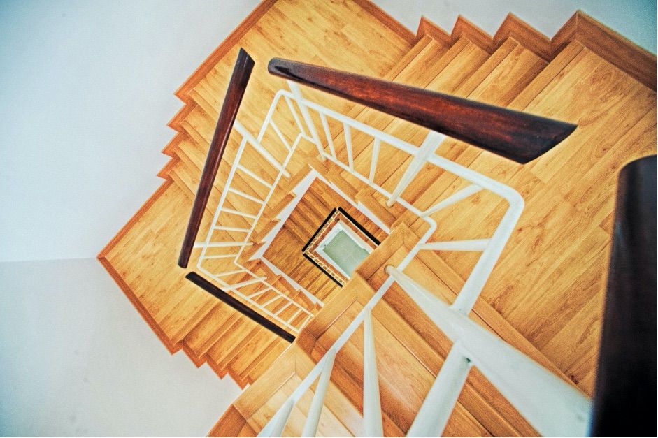 5 ways to make stairs safer for the elderly